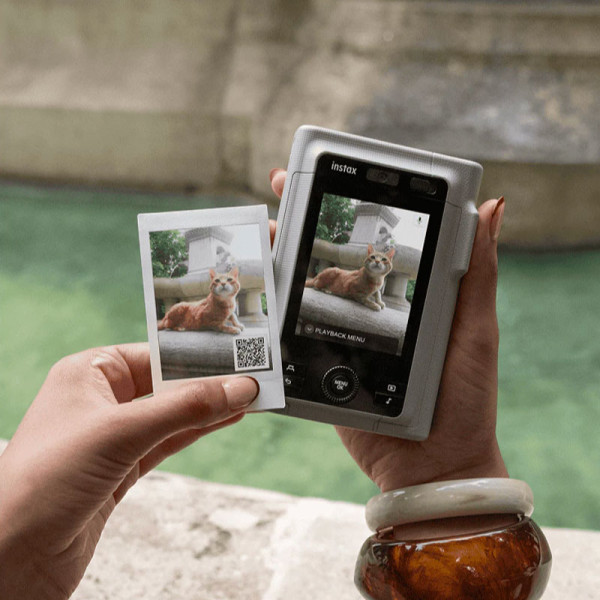 FUJIFILM INSTANT CAMERA INSTAX LIPLAY PLUS SAND BEIGE