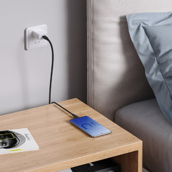 GRIFFIN Apple 3PP Products GP517-BLA-240W1M