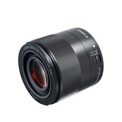CANON LENS EF-M32mm f1.4 STM